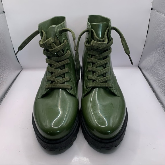 Gianni Bini Womens 8 Chunky Chelsea Ankle Boots Casual Pull On lace cosmo combat - Picture 2 of 9